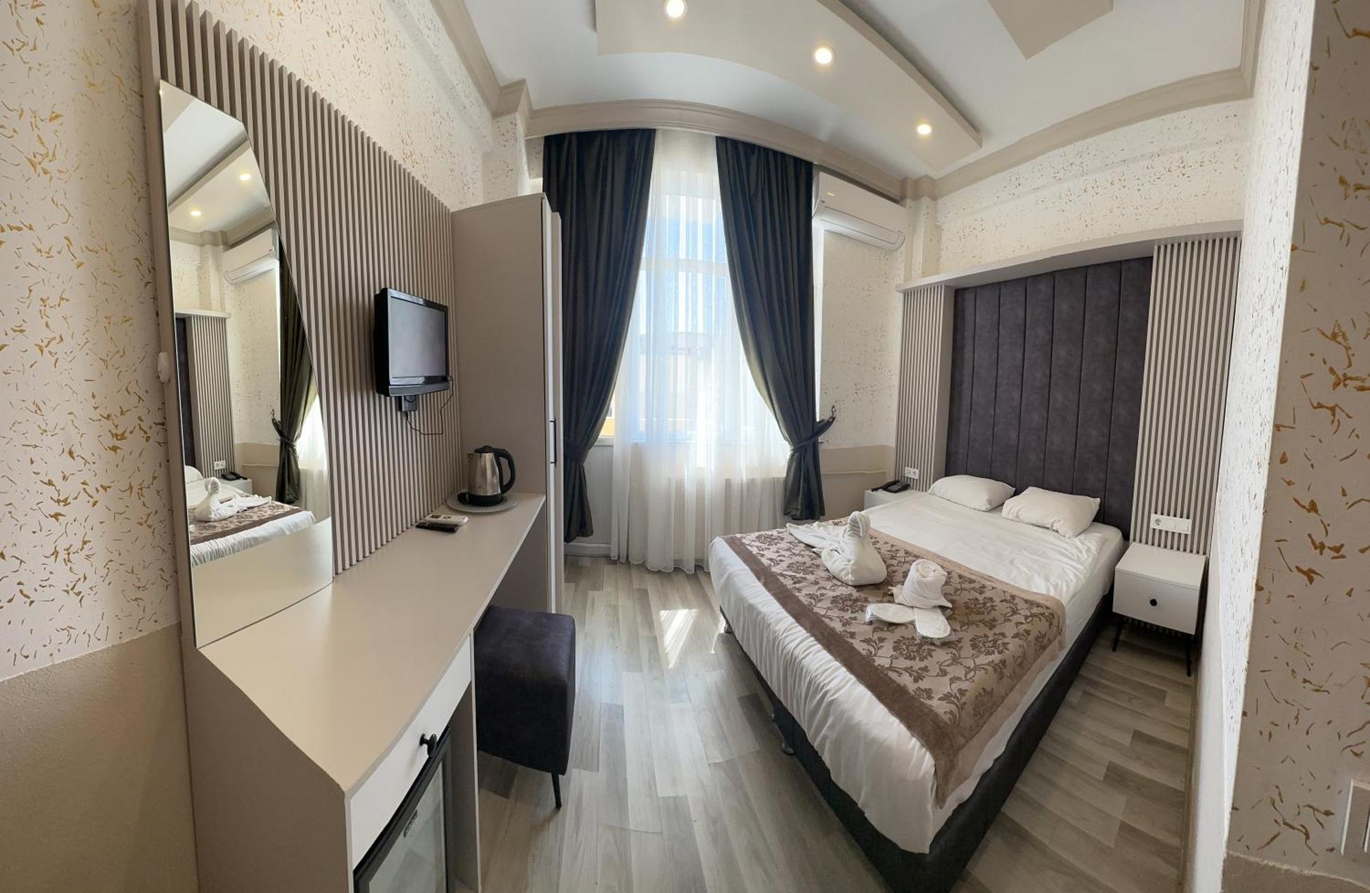 Hotel Divas Silver