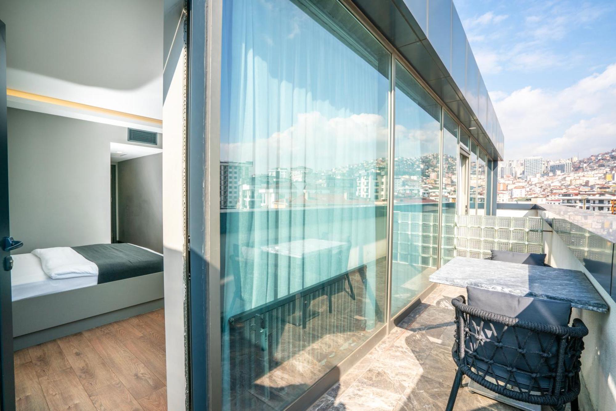 216 Ruby Otel