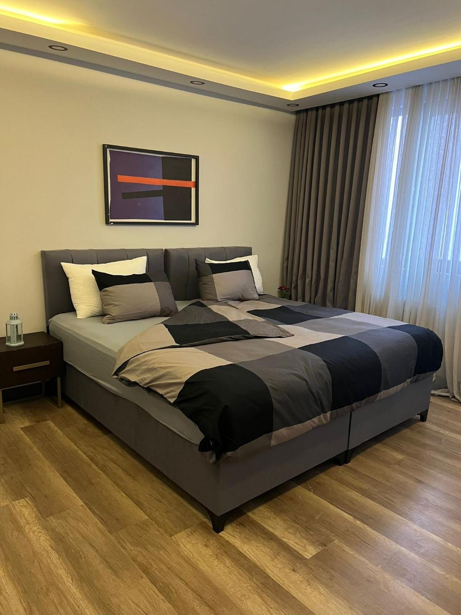 Apartment Fatihte Ulasima Yakin 3+1 Istanbul