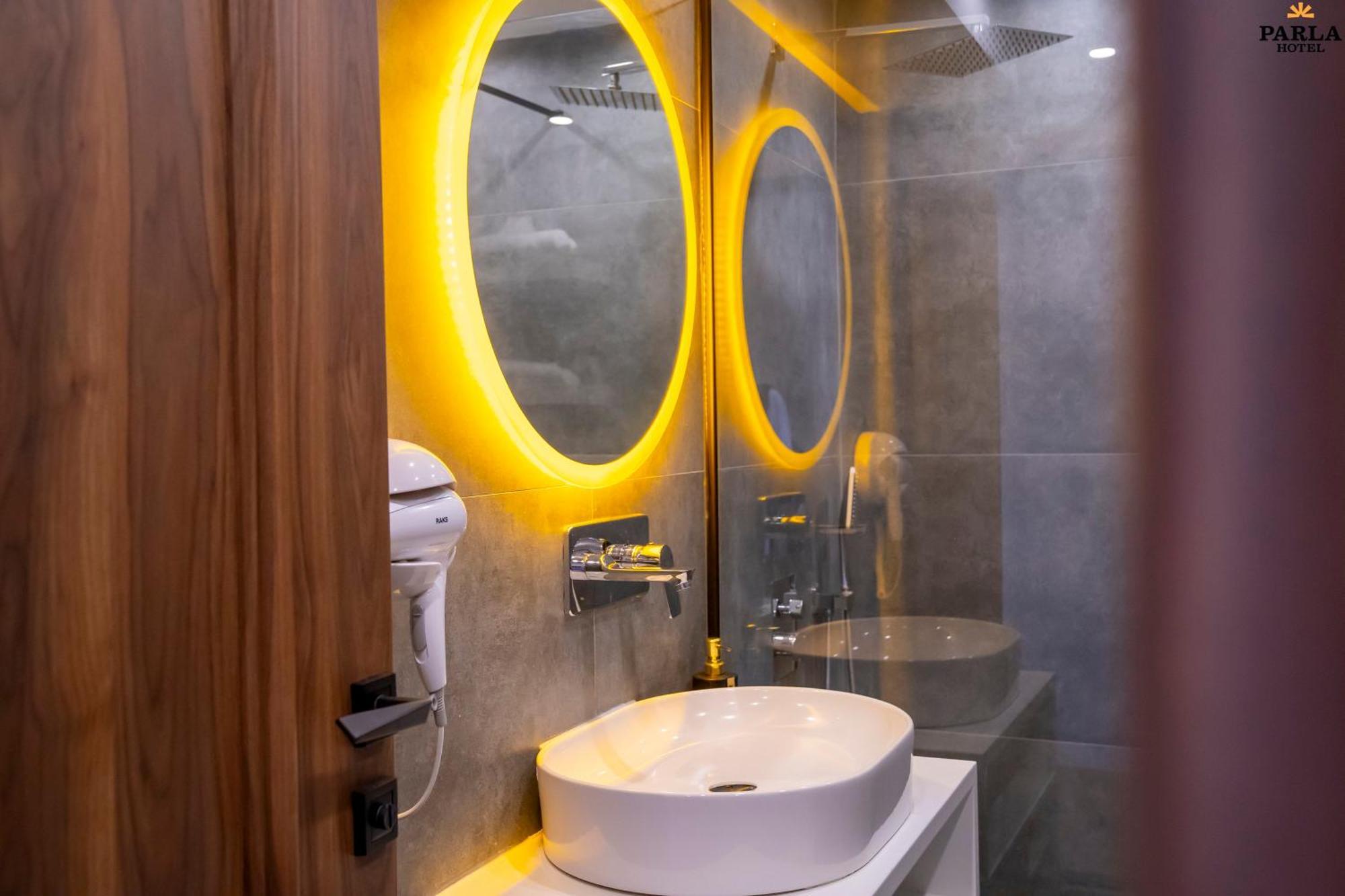 Hotel Parla *