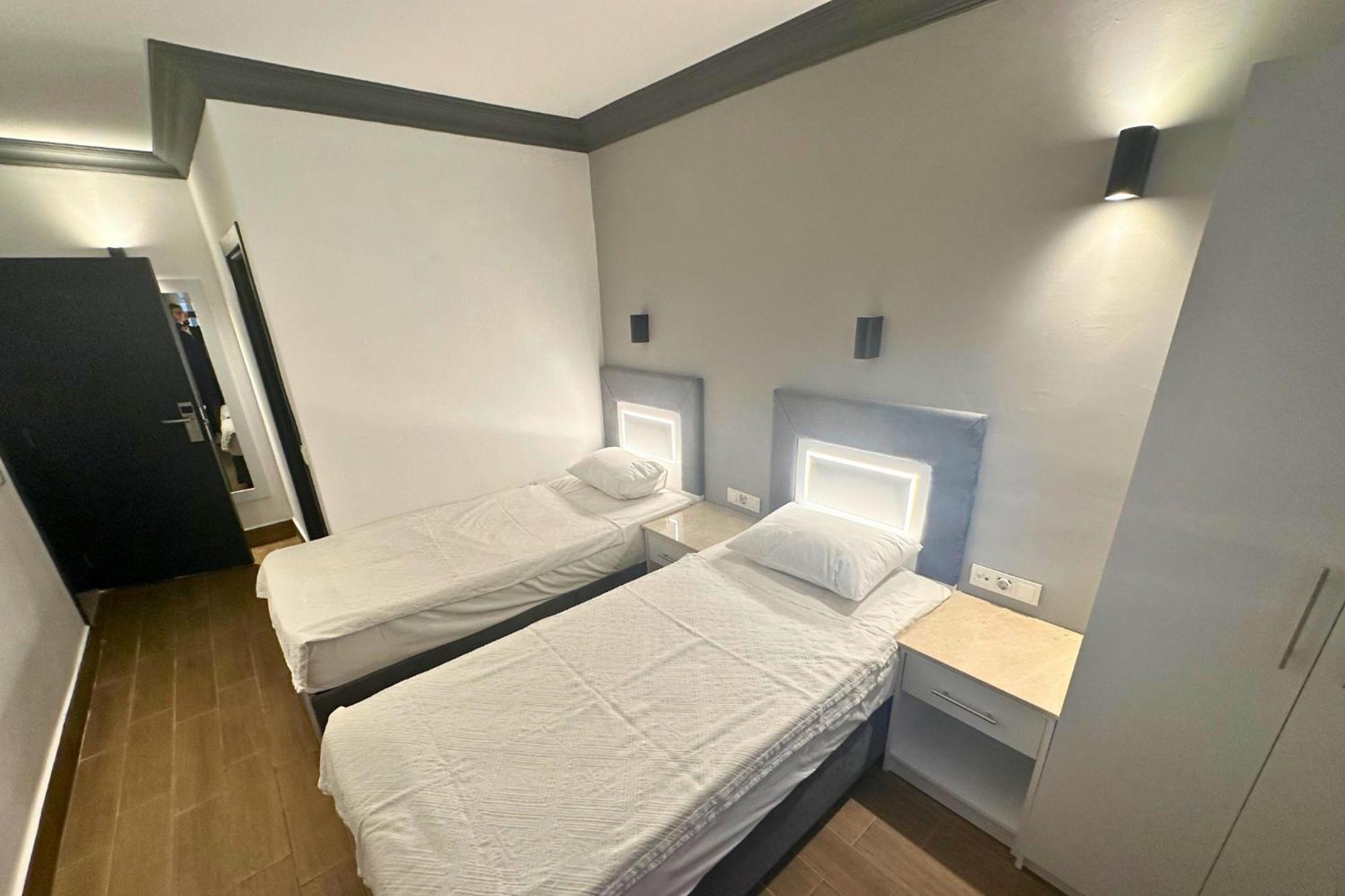 Otel Peninsula 3*