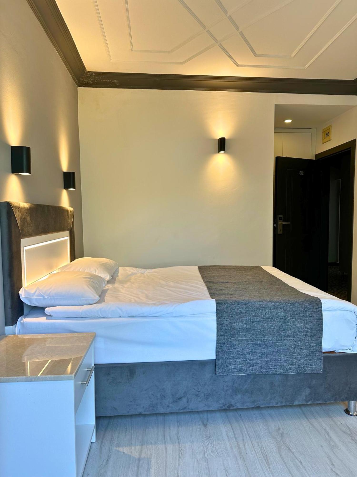 Otel Peninsula 3*