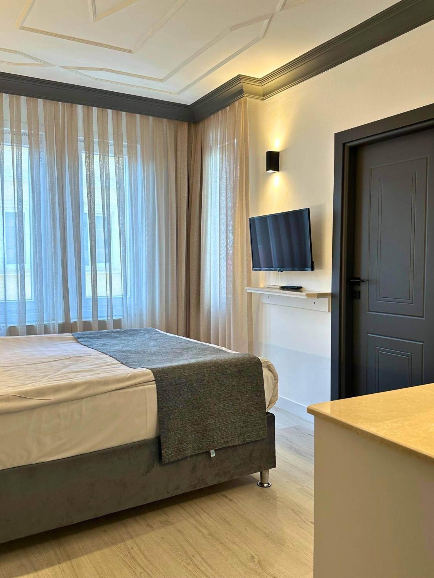 Peninsula Otel