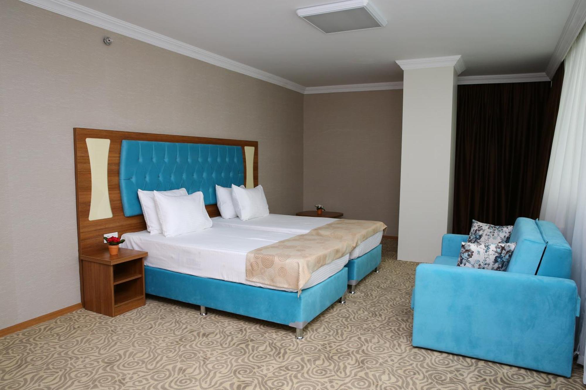 Golden Lounge Hotel 3*