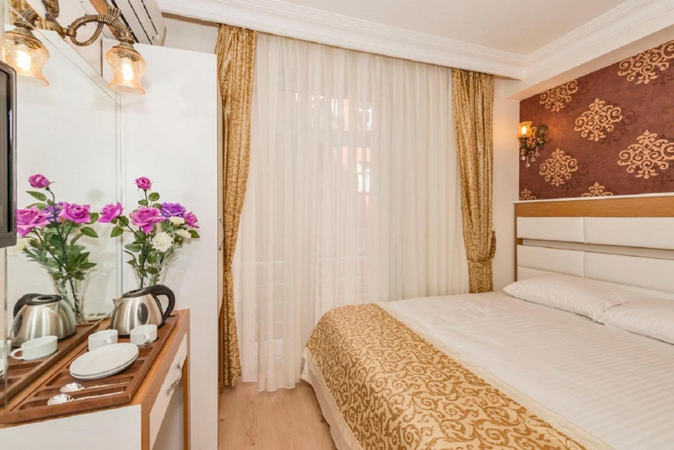 Raimond Hotel