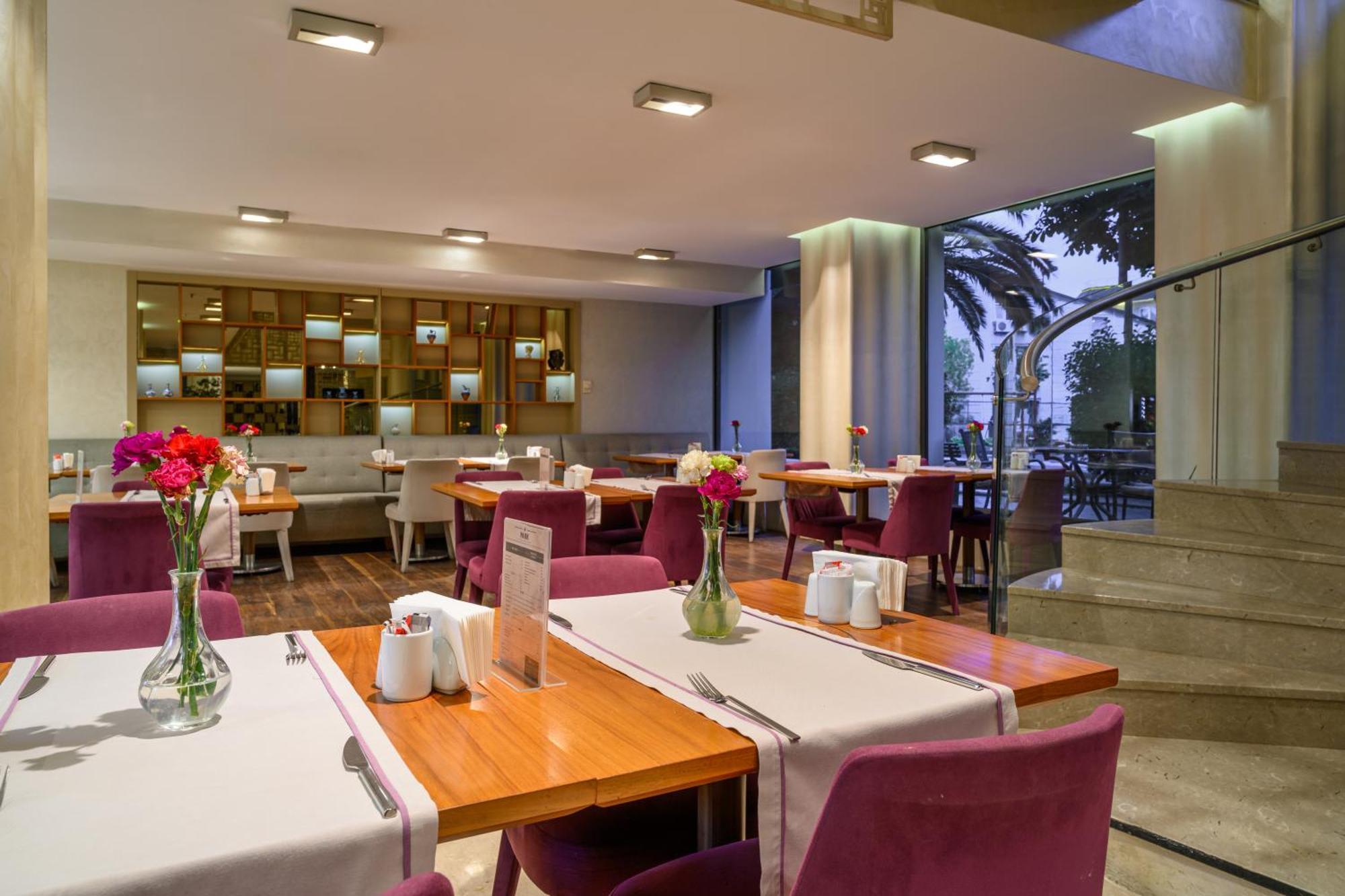 Hotel Ramada By Wyndham Grand Bazaar 4*
