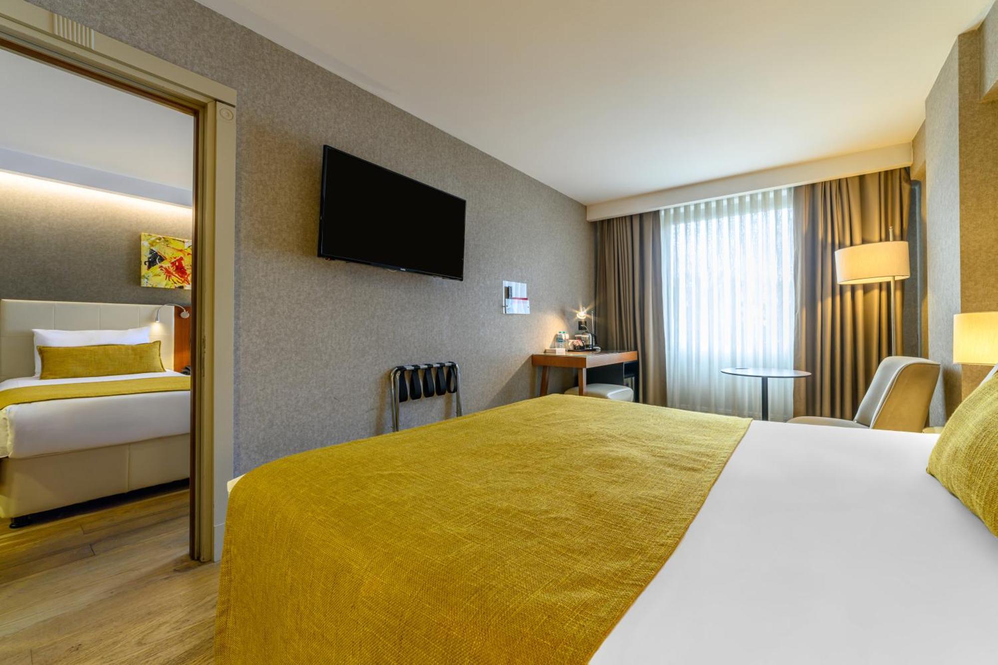 Ramada By Wyndham Grand Bazaar 4*