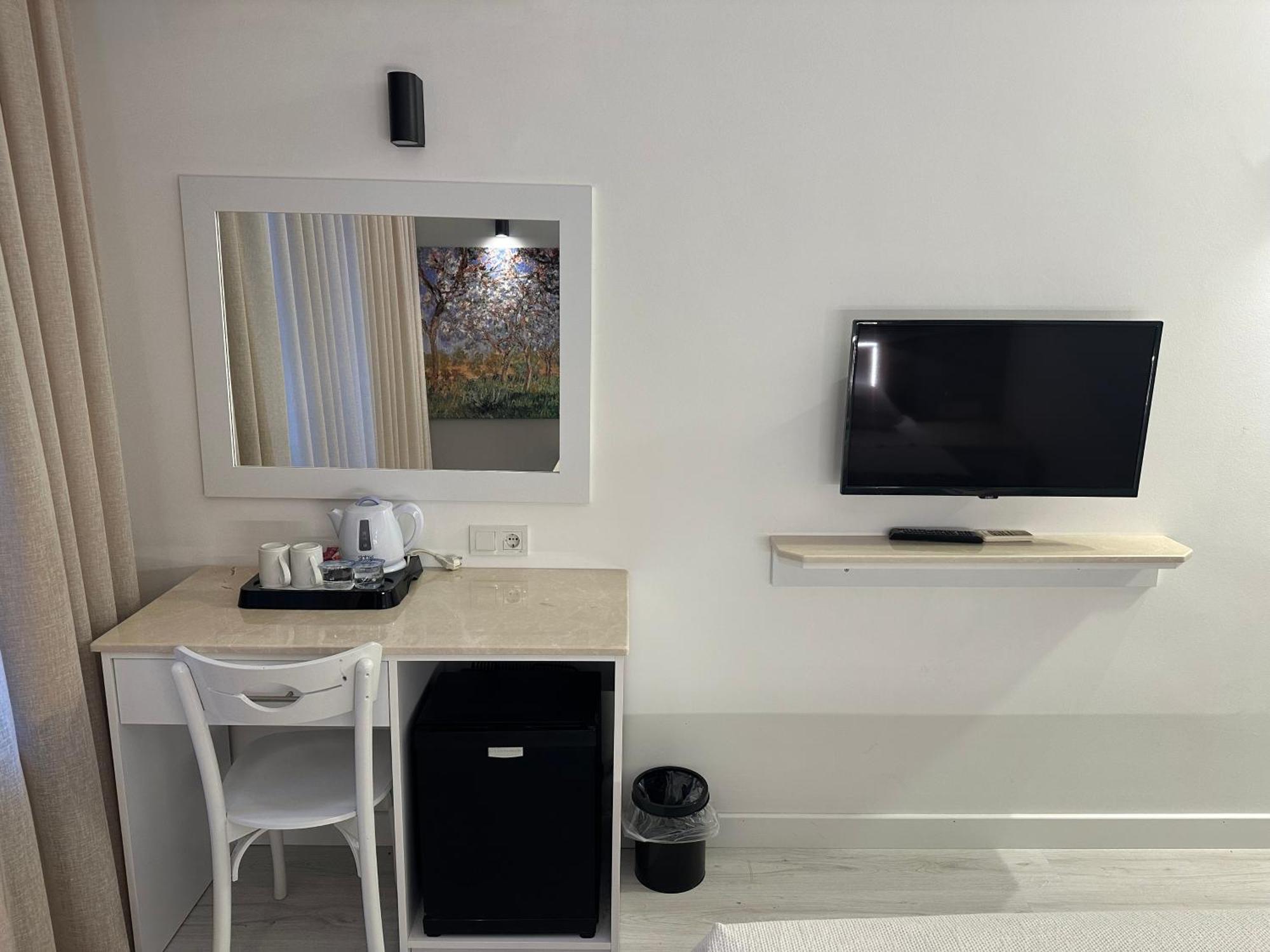 Peninsula 3*