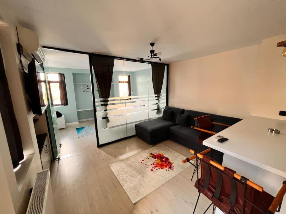 Kadikoey Alex 5k Apartment *