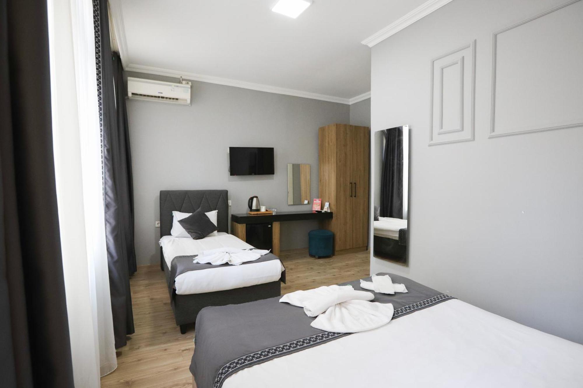 La Pera Hotel