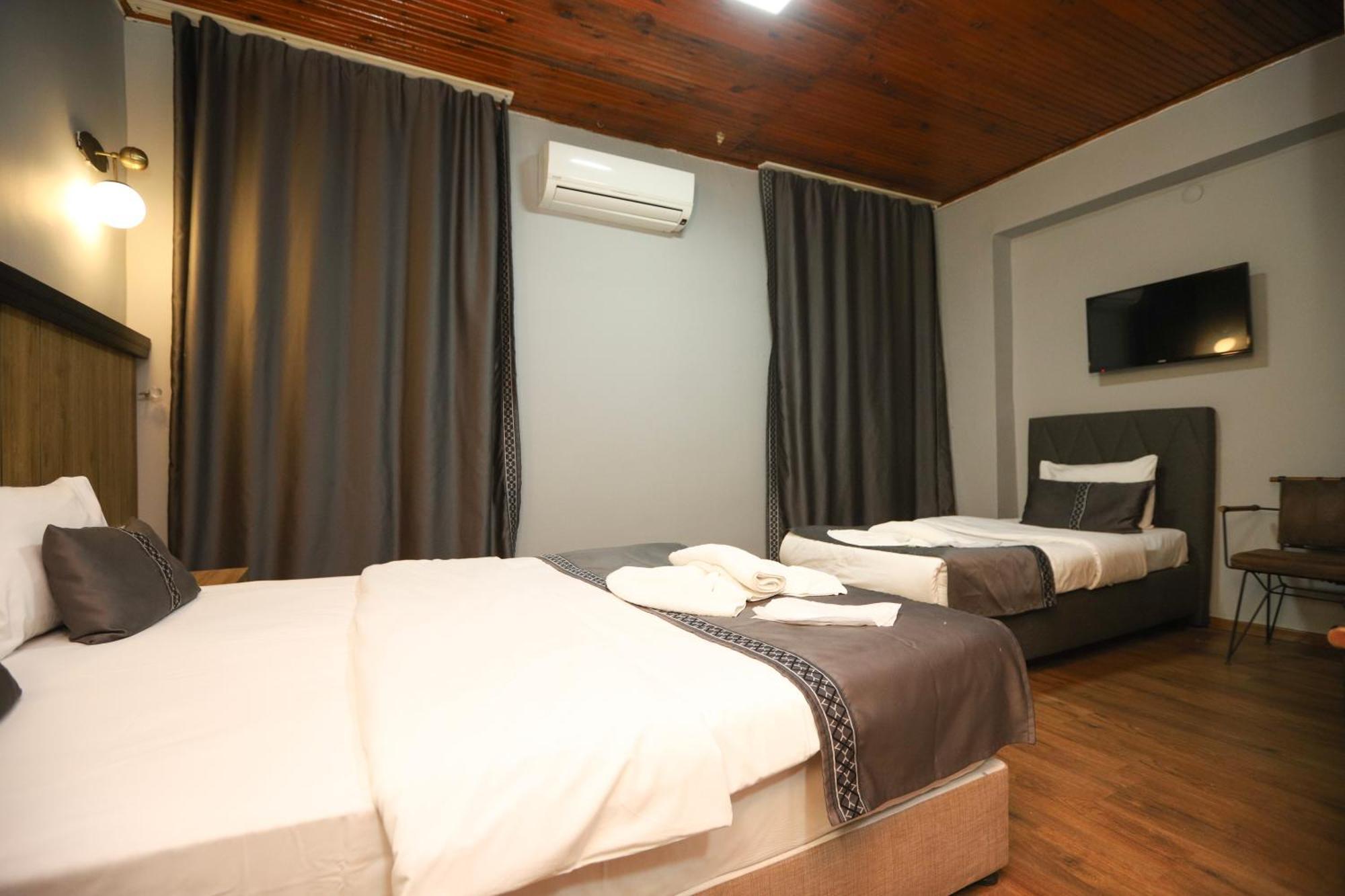 Hotel La Pera 3*