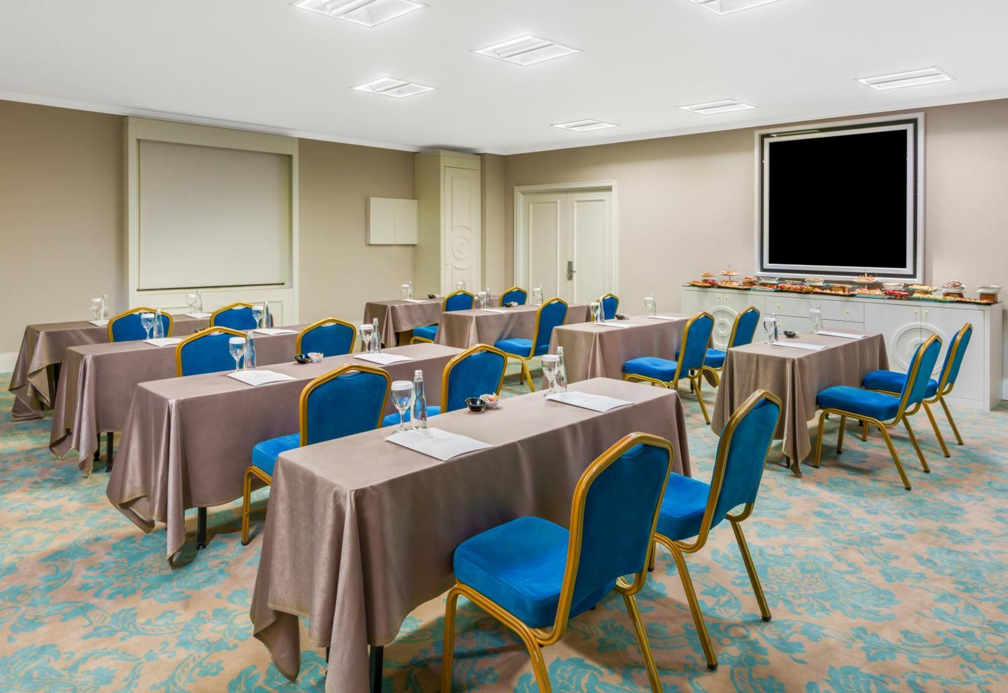 Kaya Fair & Convention Hotel 5*