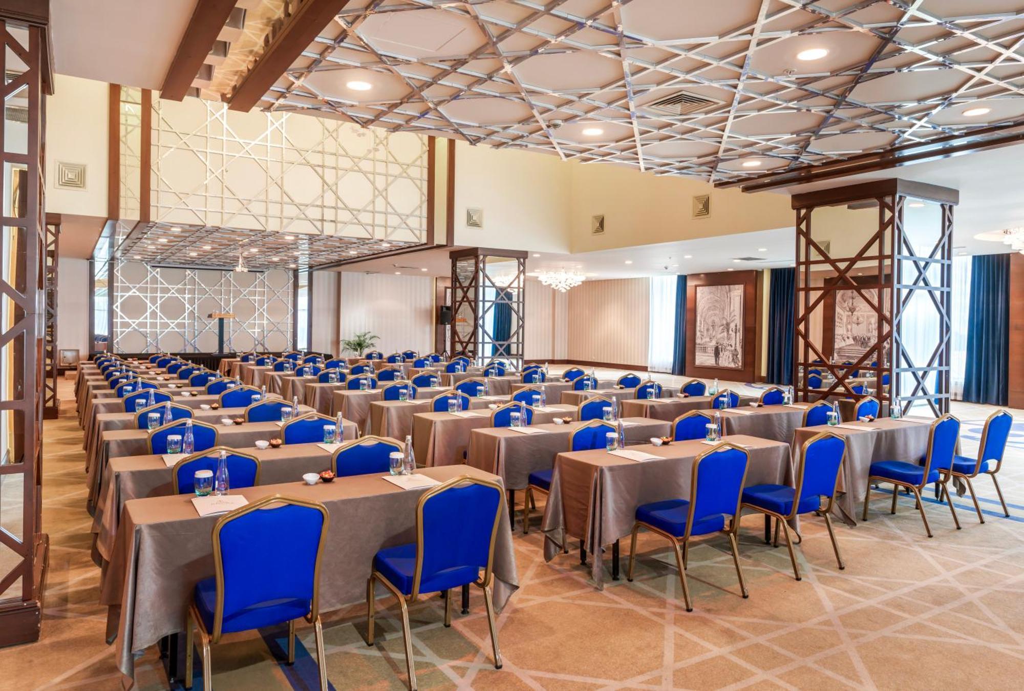 Kaya Fair & Convention 5*