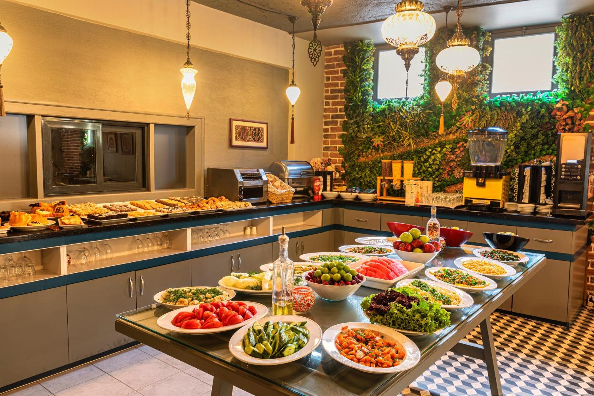Azade Premier Otel