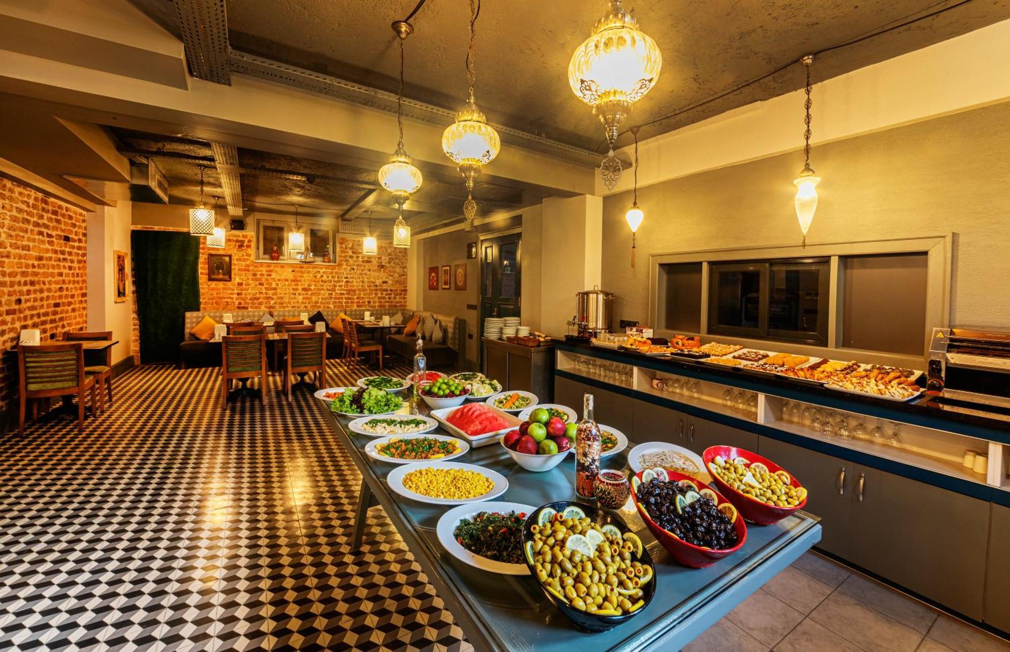 Otel Azade Premier 3*