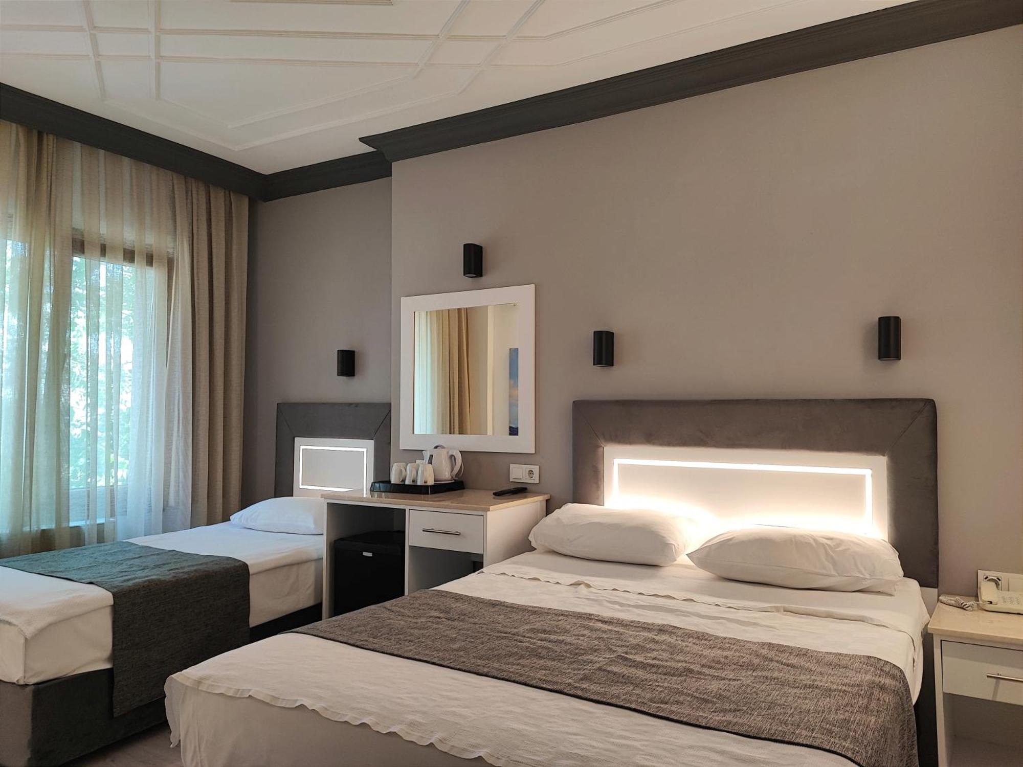Peninsula Otel 3*
