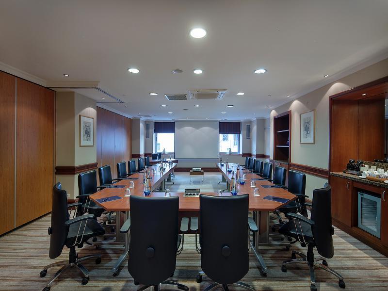 Hilton Parksa Otel 4*