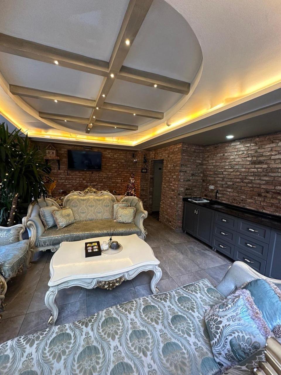 Sevil Hotel *