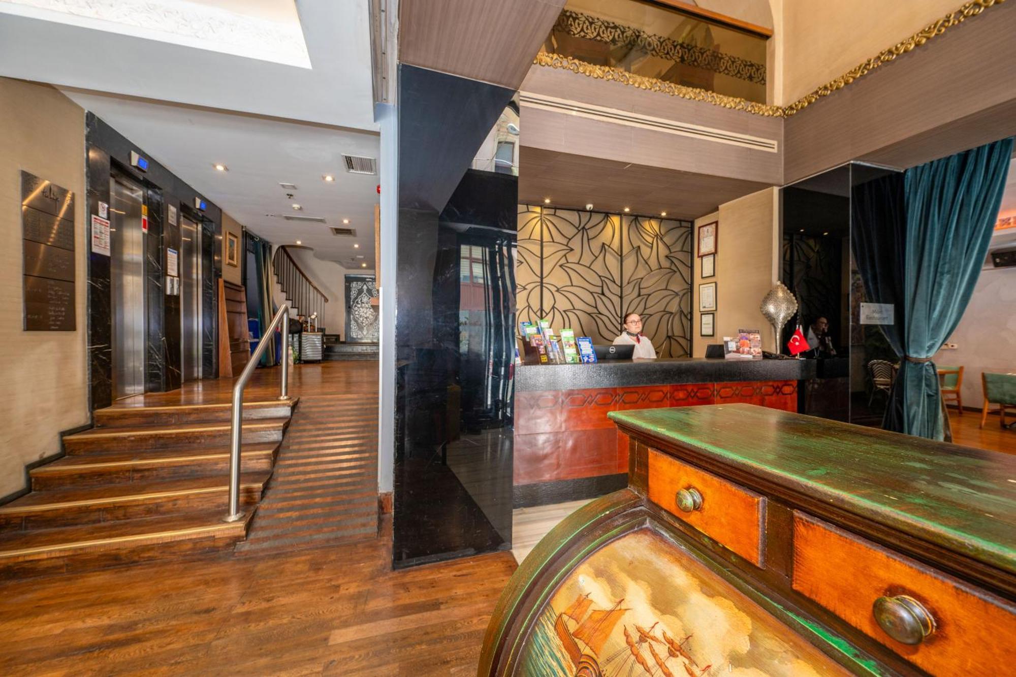 Pera Tulip Hotel & Spa - Istanbul Taksim Pera City Center 4*