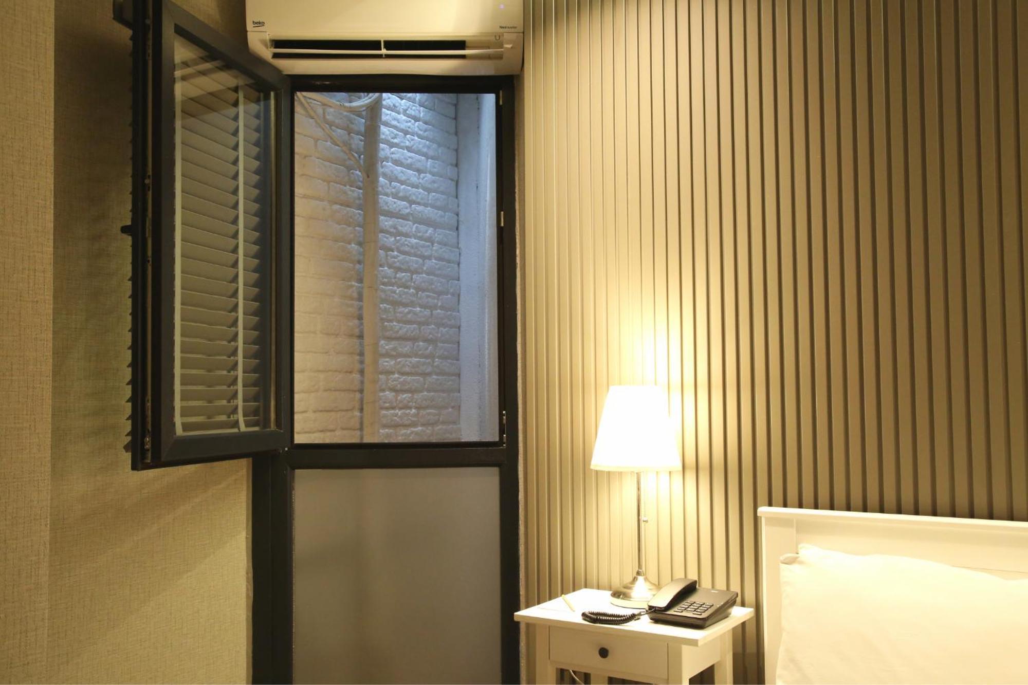 Bronte Hotel