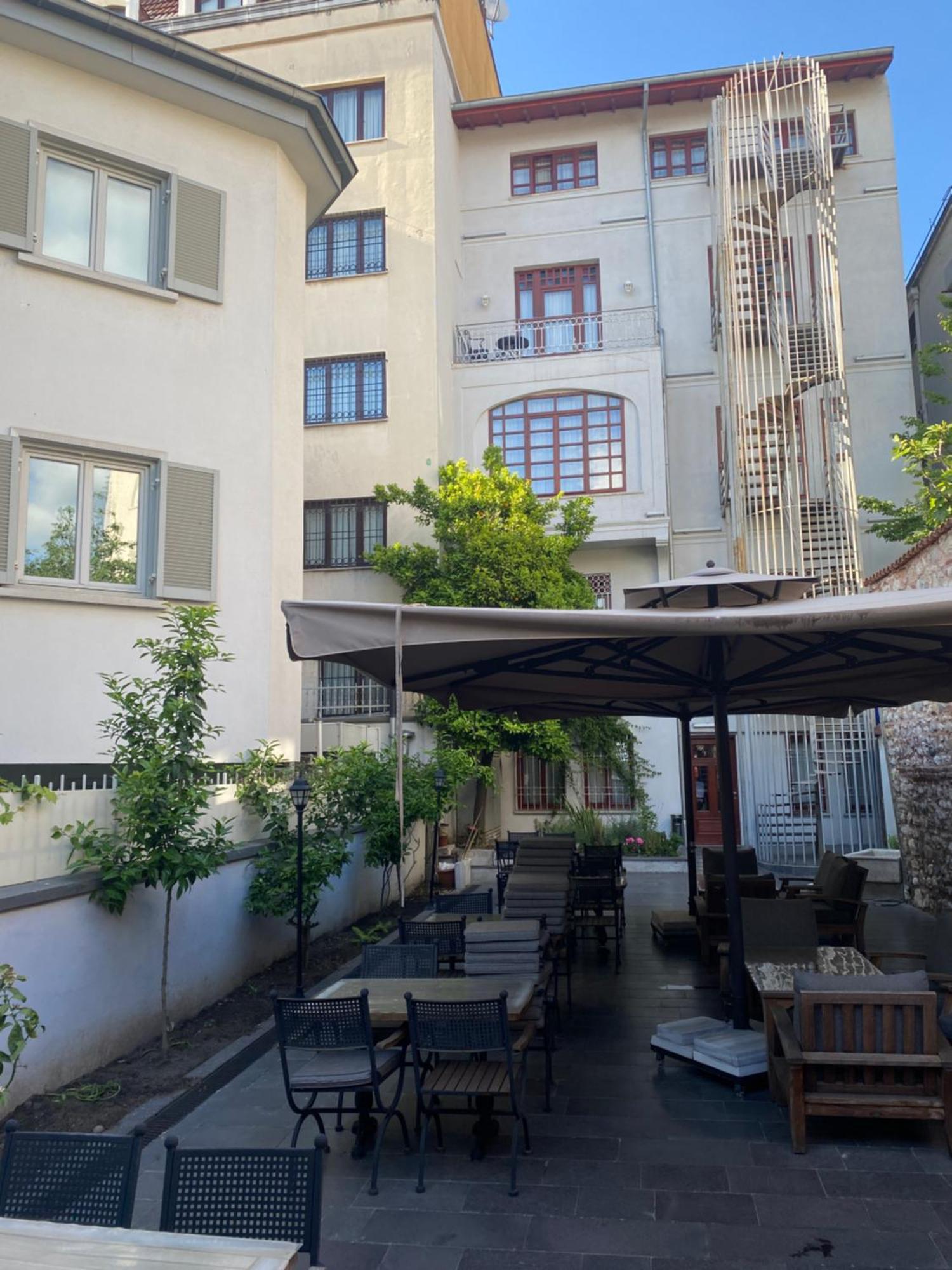 Blue Gilroy Istanbul