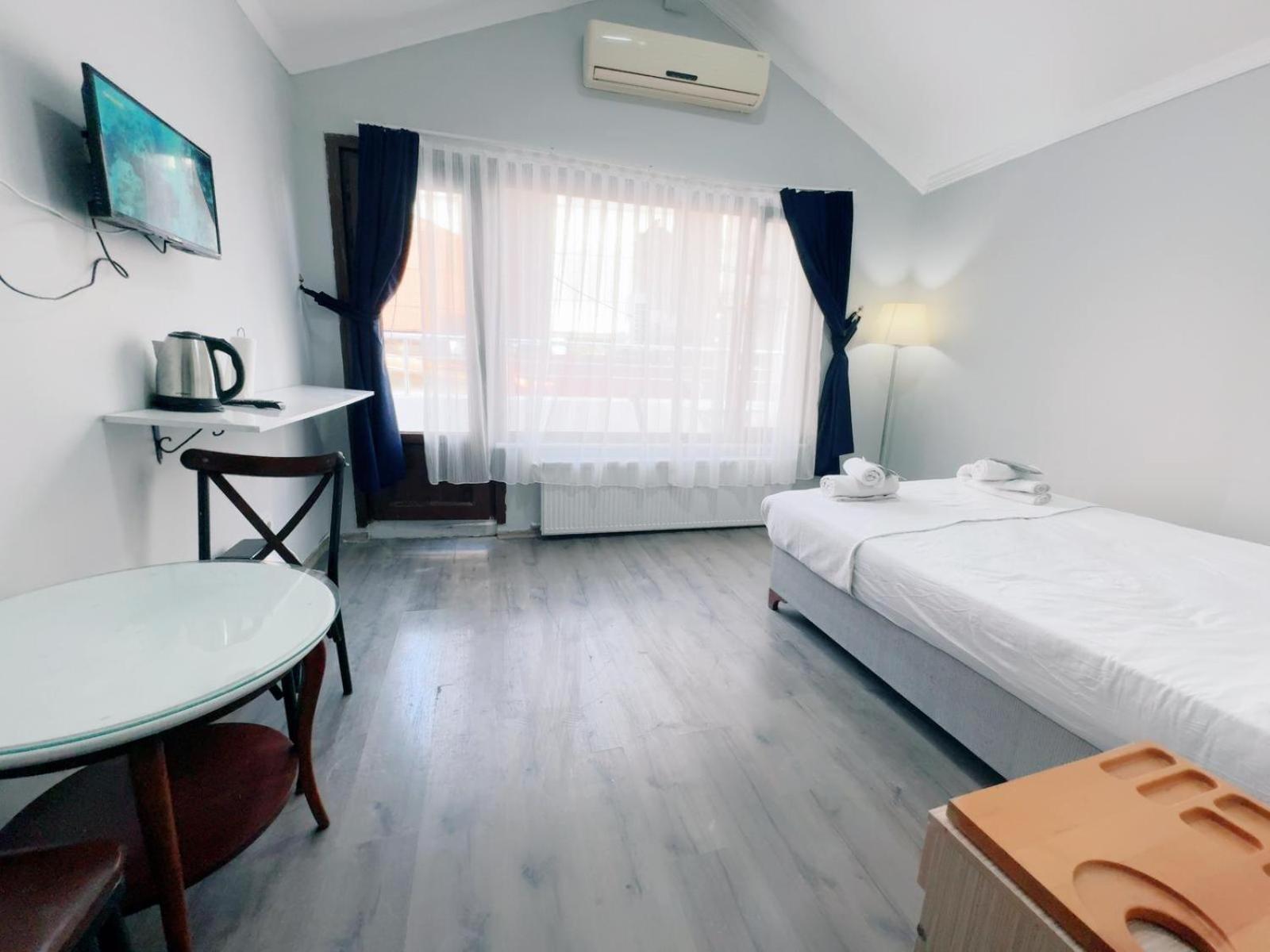 Taksim Centre 2*