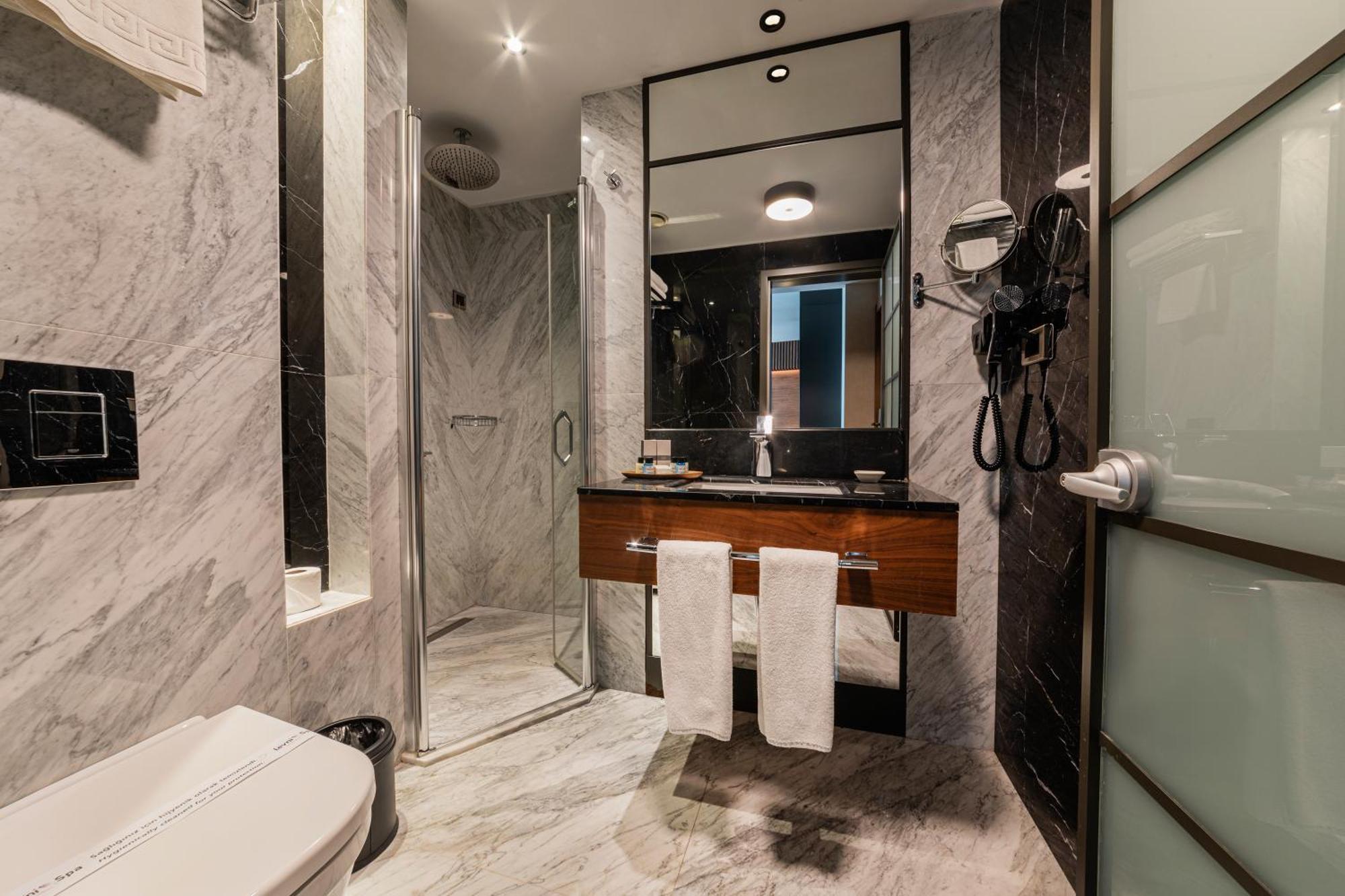 Hotel Levni 3*