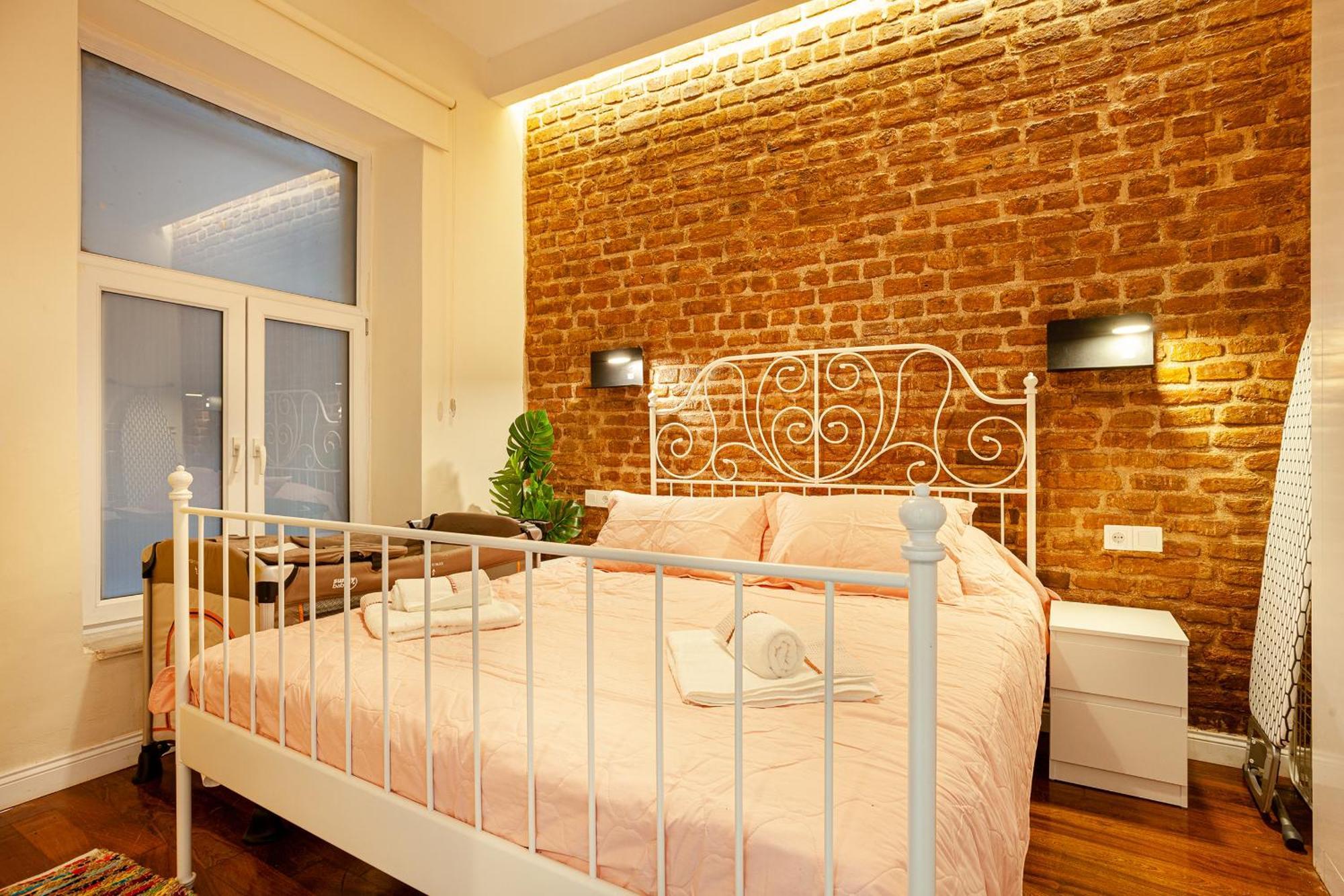 Stylish Flat Near Istiklal Street Apartment