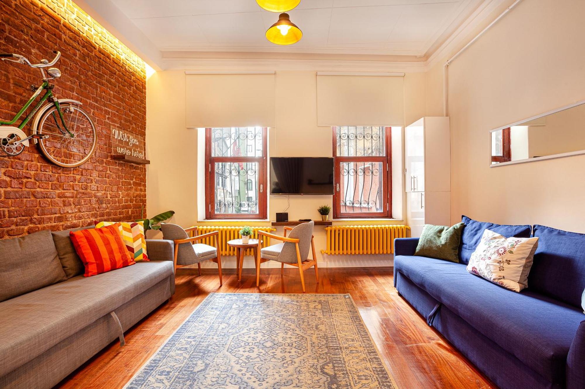 Stylish Flat Near Istiklal Street Apartment