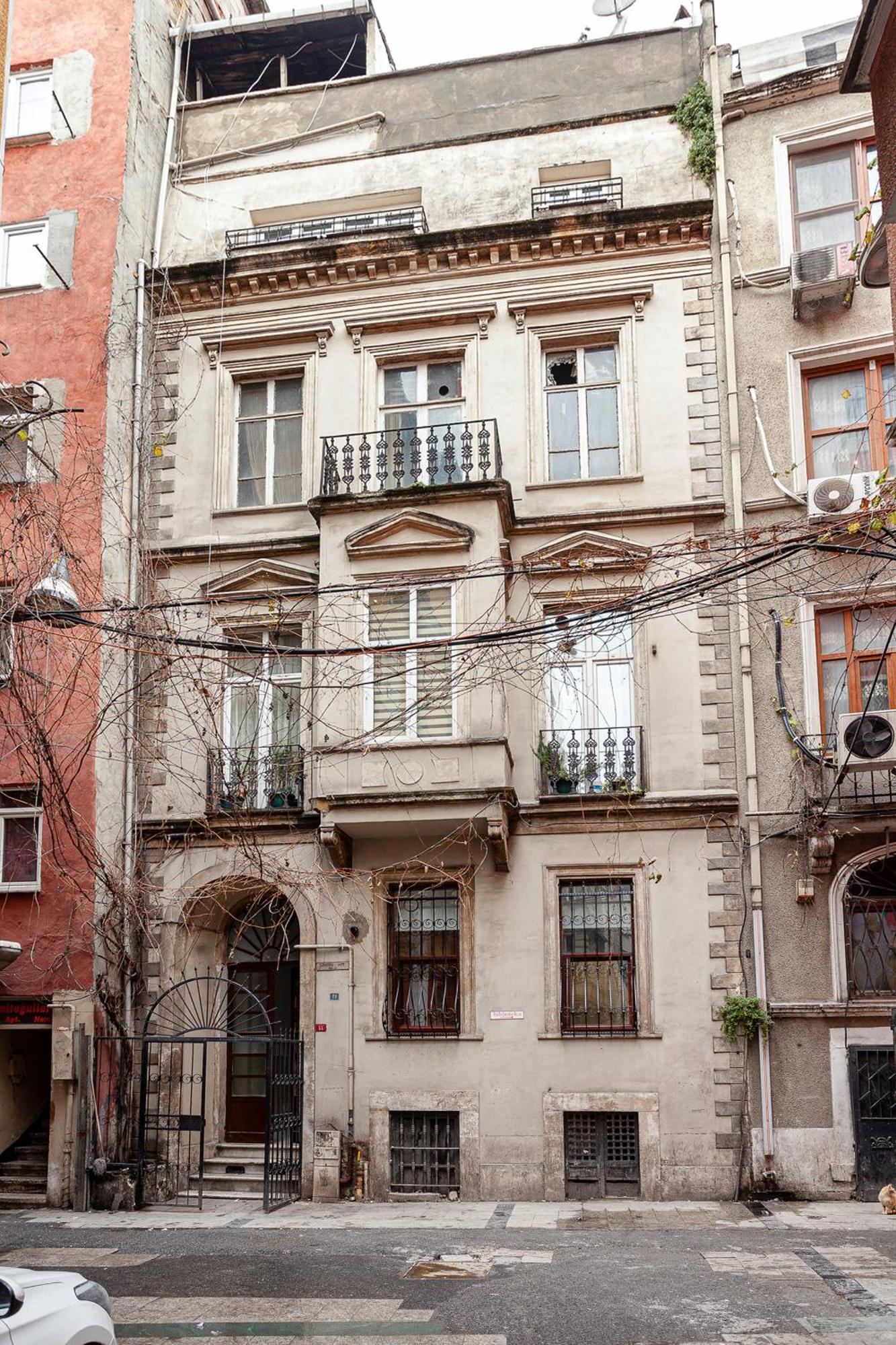 Stylish Flat Near Istiklal Street Apartment *