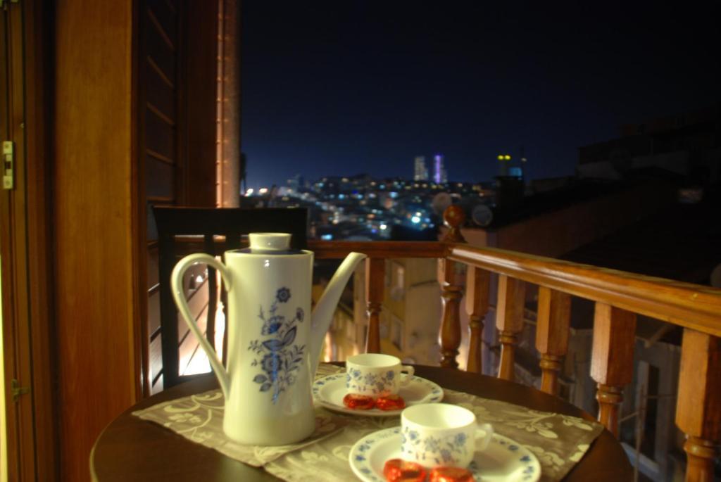 Adonis House Taksim 3*