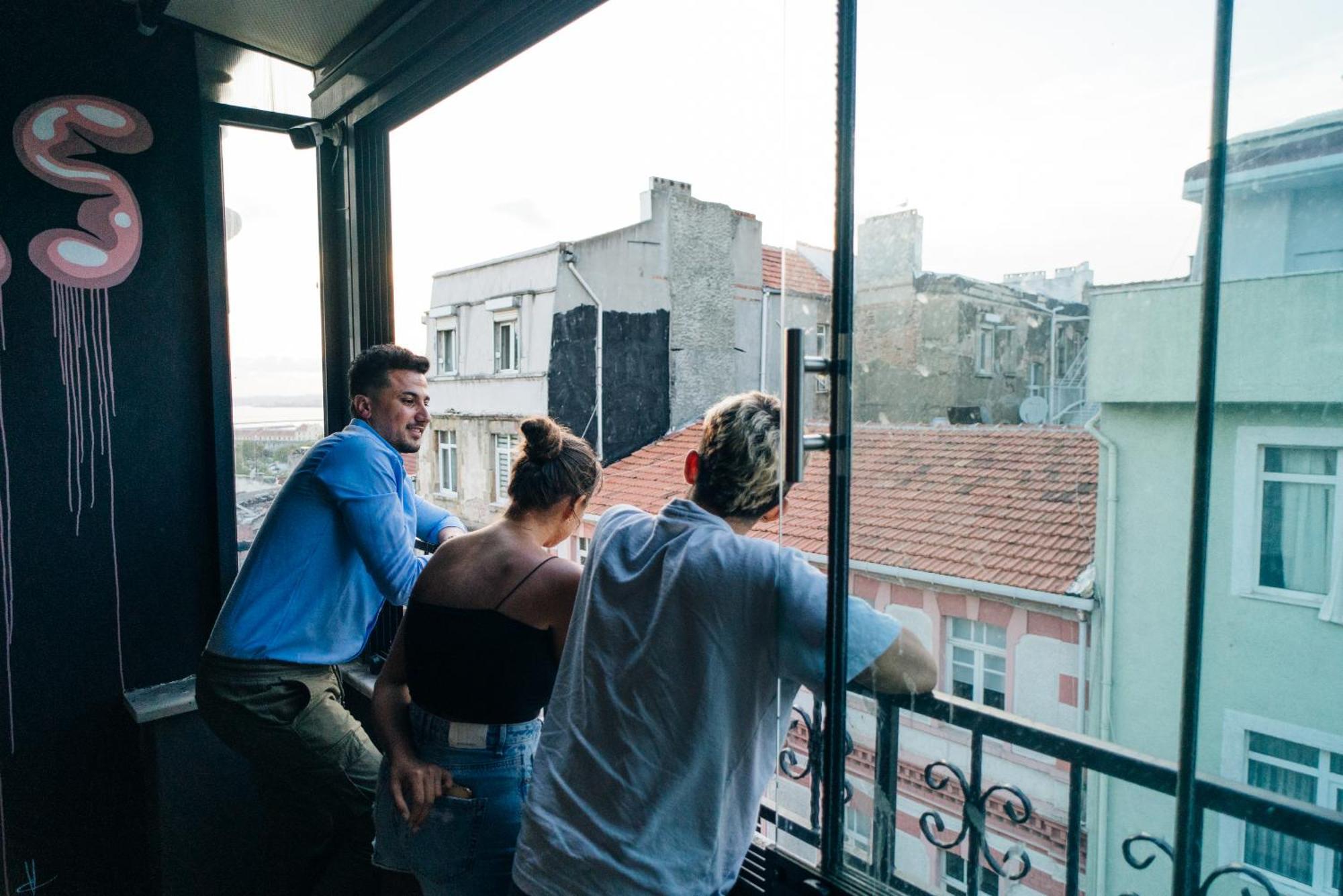 Hostel Hush Lounge