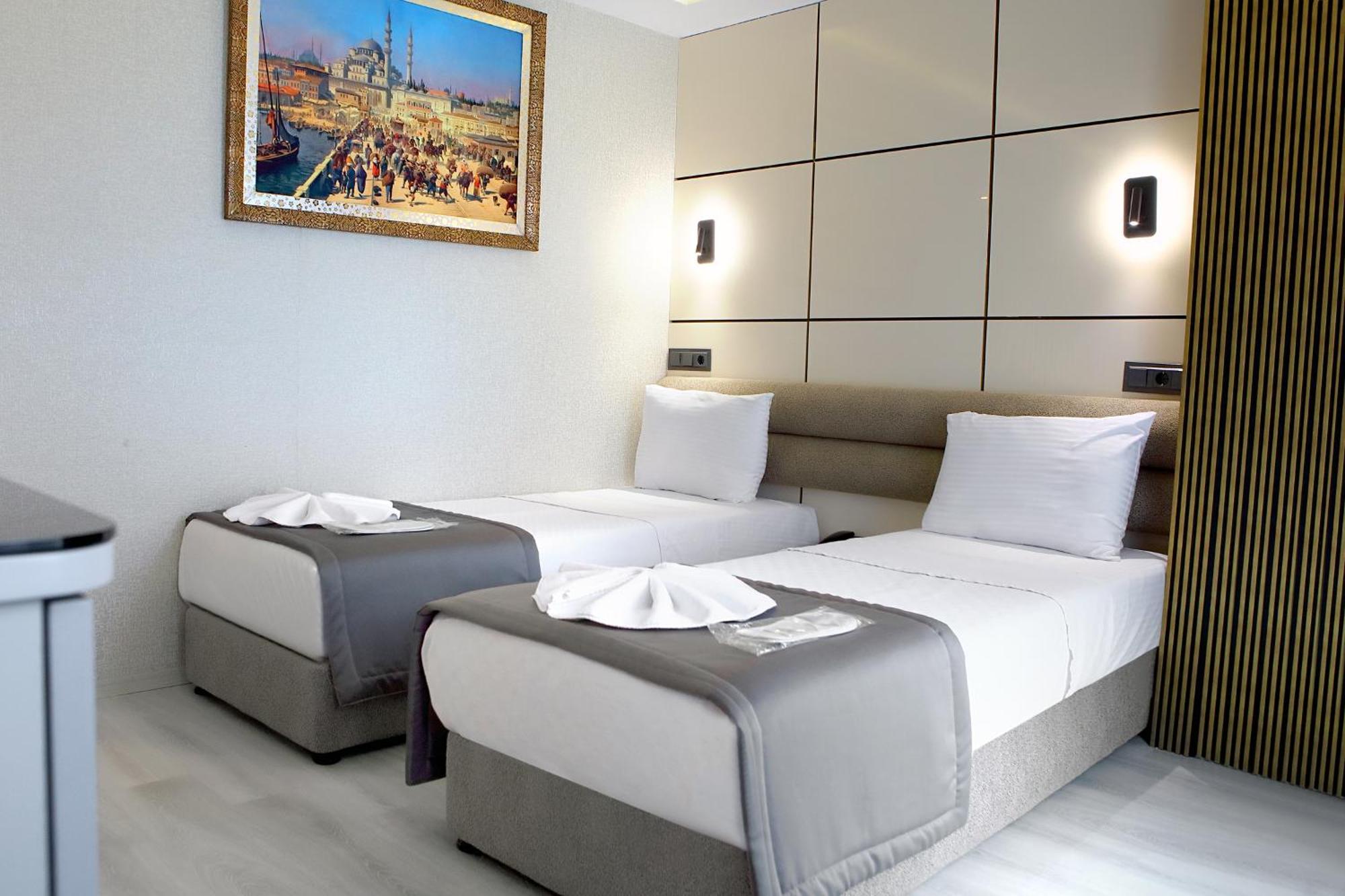 Amara Old & 3*