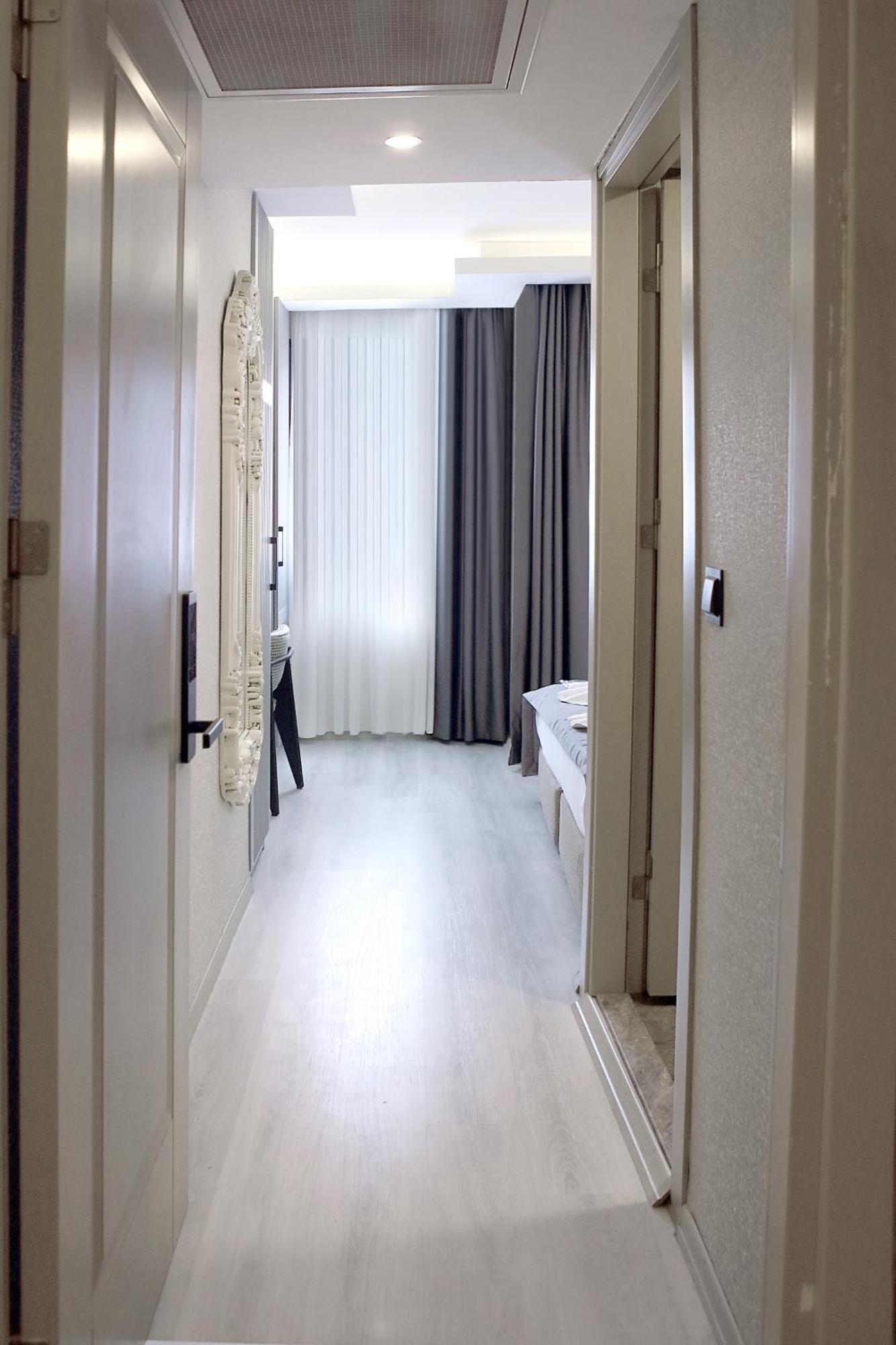 Amara Old & Otel 3*