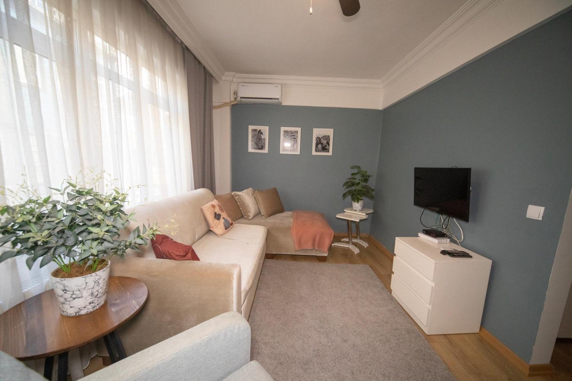 Aka Apartment *