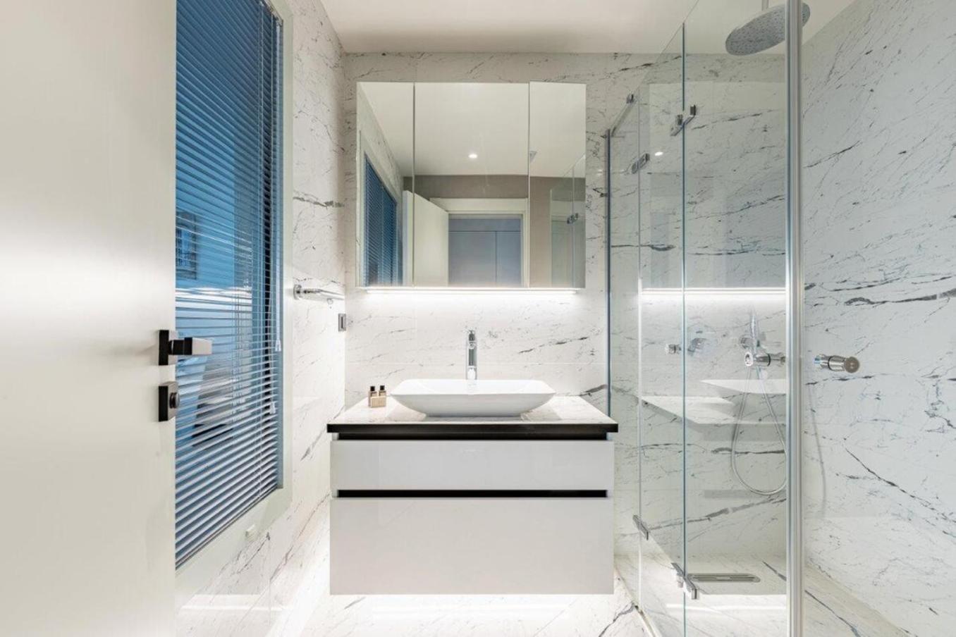 Trendy Cool Bright Parking Poolviews! #254 Apartment *