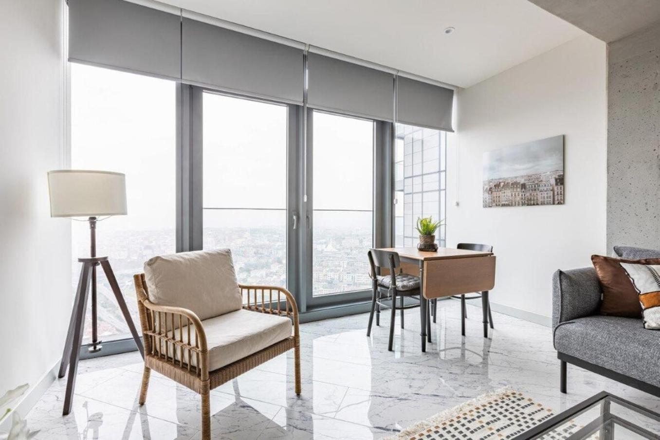 Apartment Trendy Cool Bright Parking Poolviews! #254 *