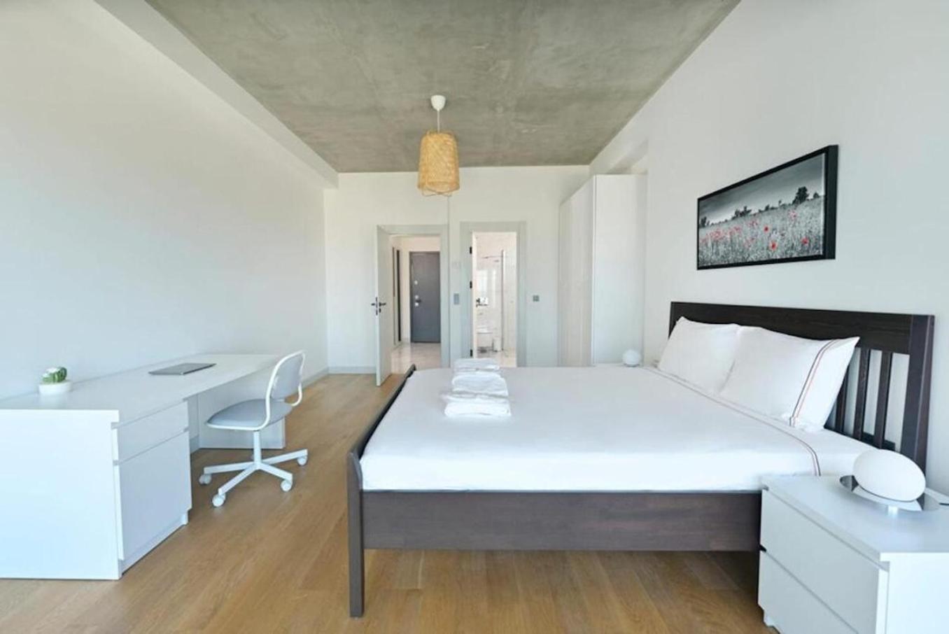 Bright Lovely Modern 2bd25 Poolgym! #220 * Istanbul
