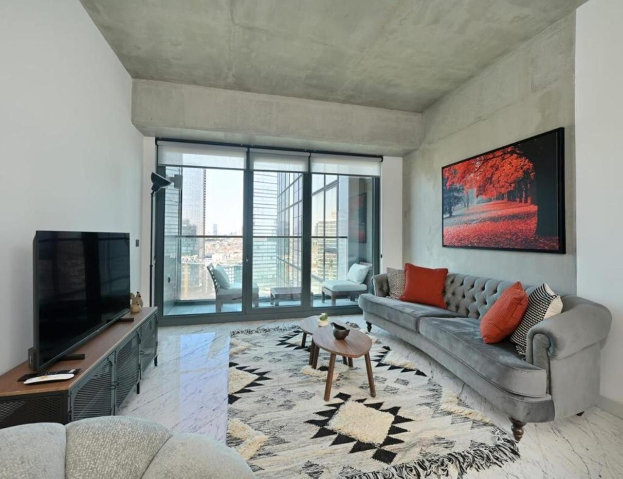 Bright Lovely Modern 2bd25 Poolgym! #220 * Istanbul