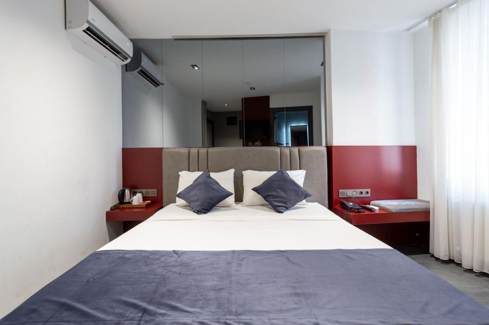 Pera Aparthotel 3*