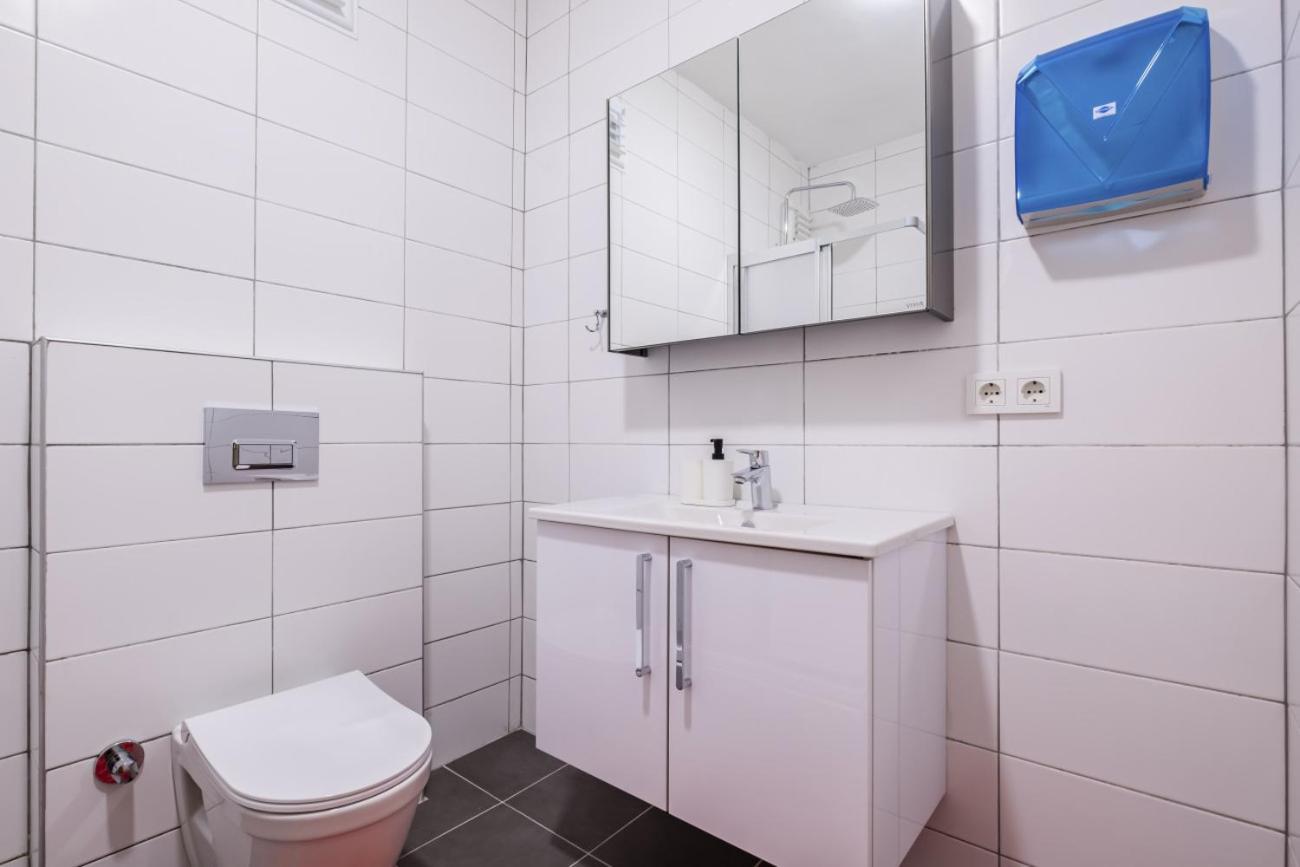 Studio Flat With Lovely Backyard In Nisantasi Apartment *