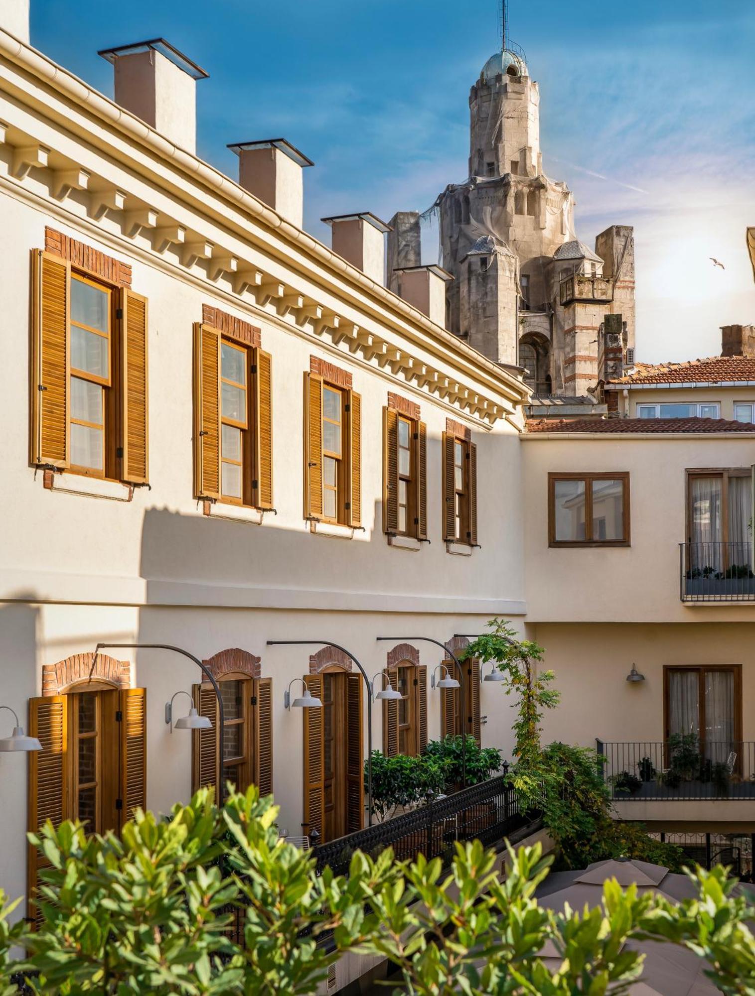Hotel Ecole St. Pierre 4*
