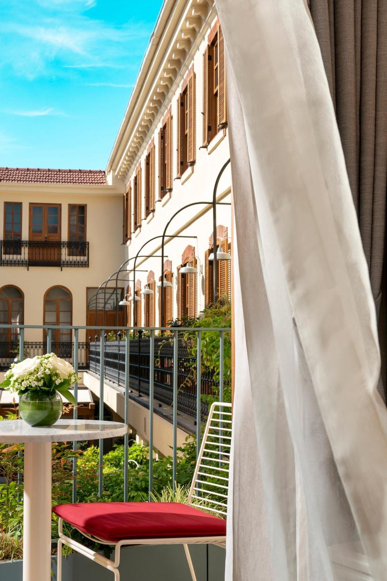 Hotel Ecole St. Pierre 4*