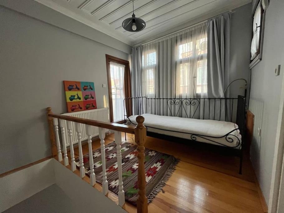 Tekfur Sarayi Ve Kariye Muezesi Yakininda Tarihi Ev Apartment