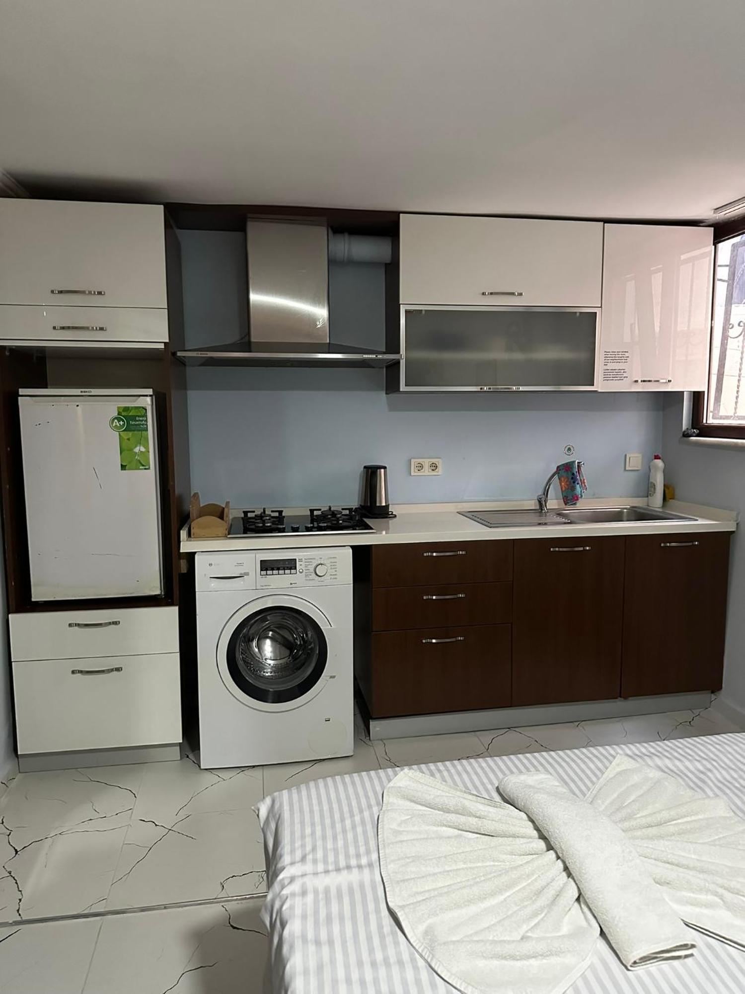 Awwa Apartment