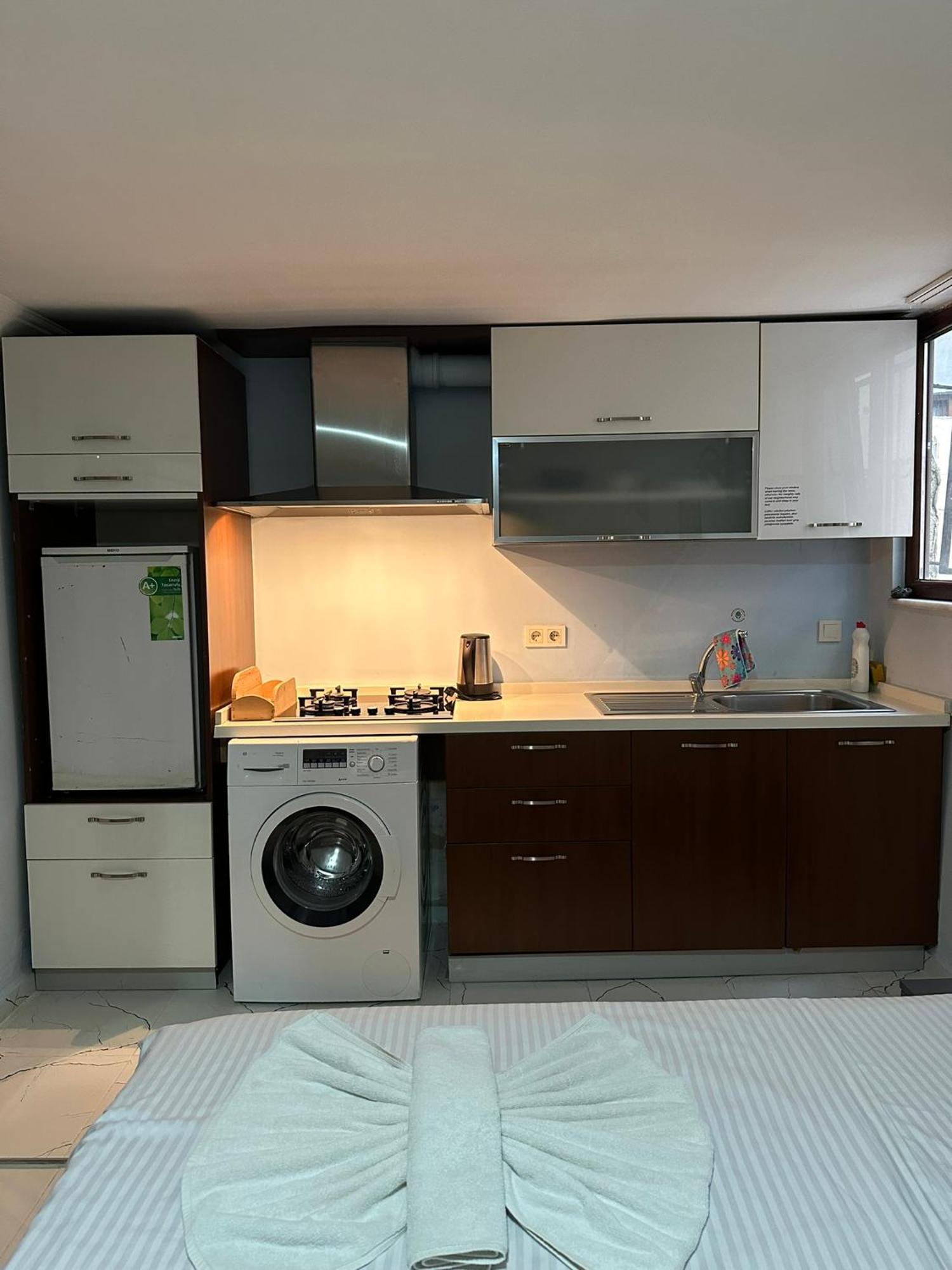 Awwa Apartment *