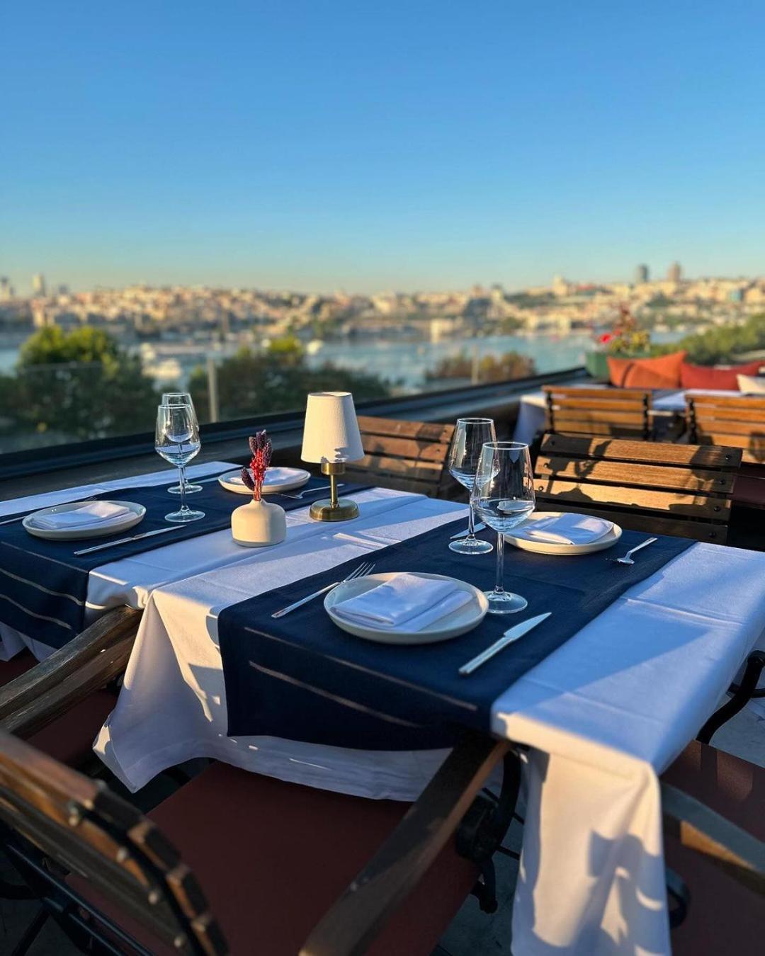 Old Colorful Balat Petrion Otel İstanbul