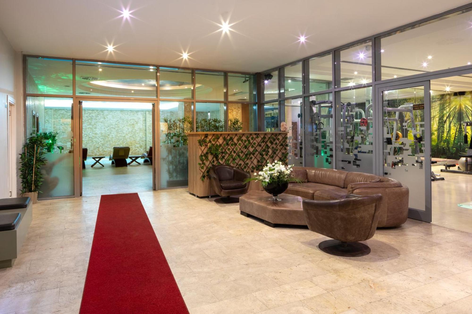Hotel Ramada Plaza By Wyndham Atakoy 5*
