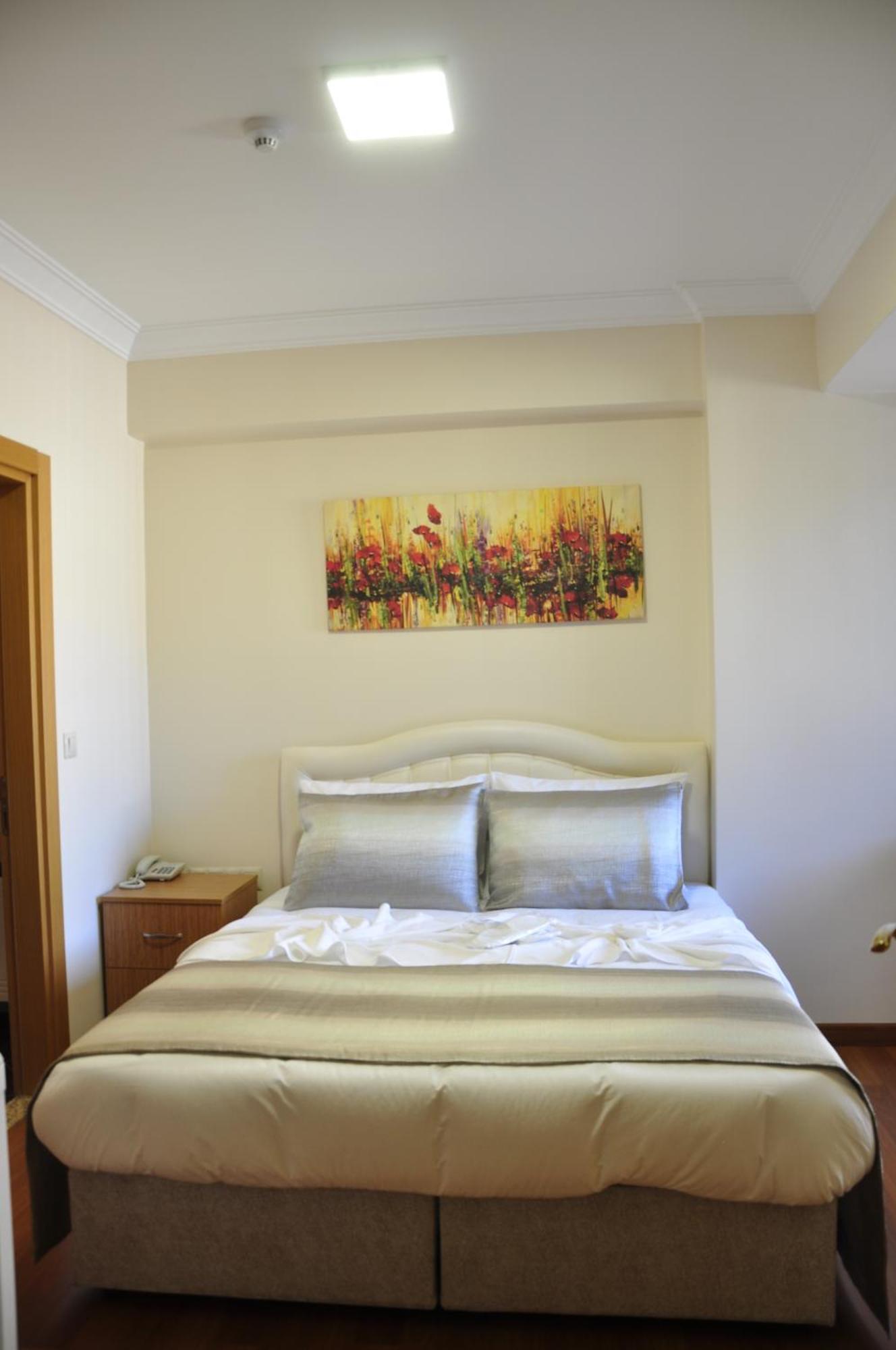 Hotel My World *