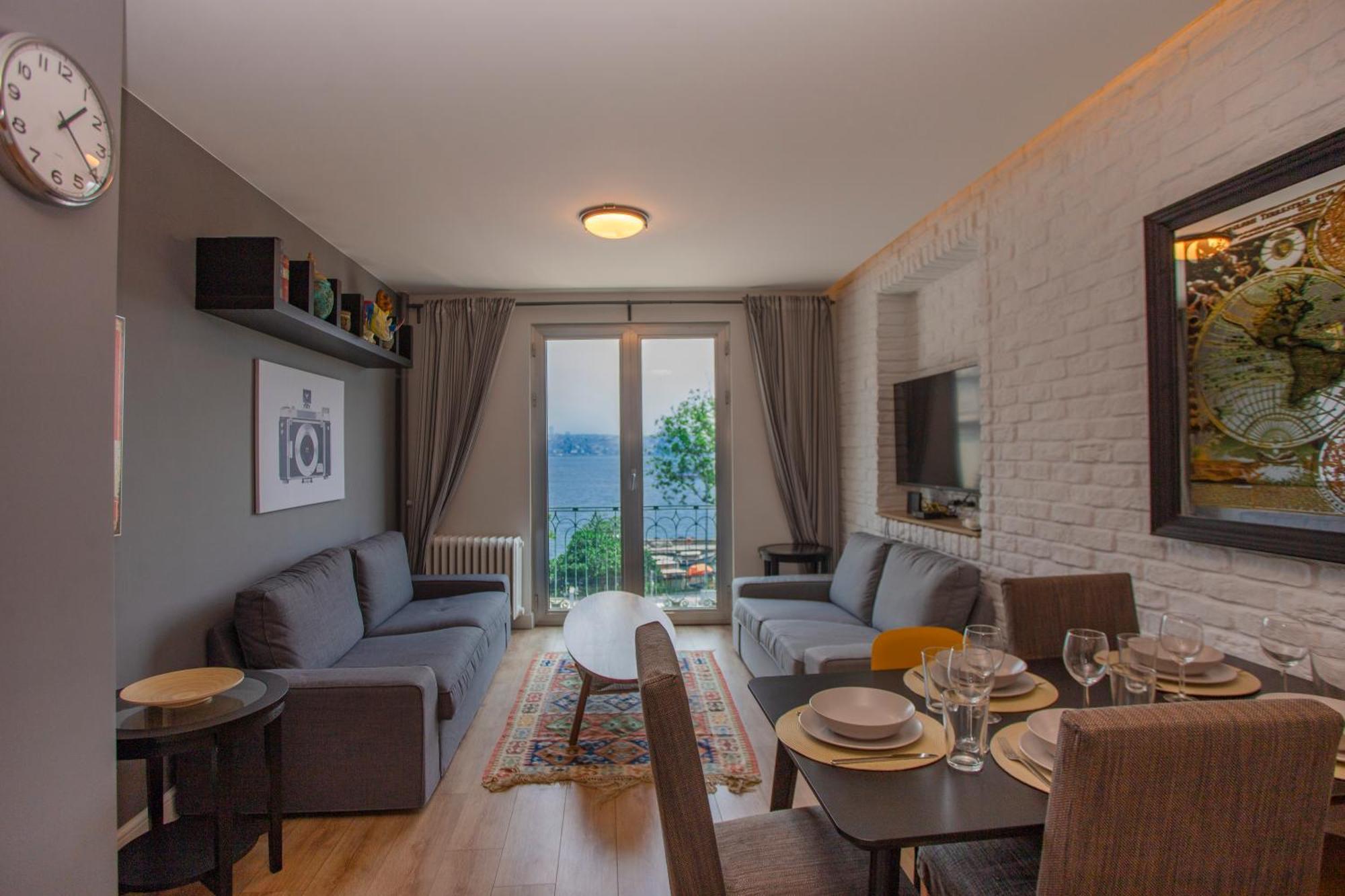 Waterfront With A Stunning View Apartment *